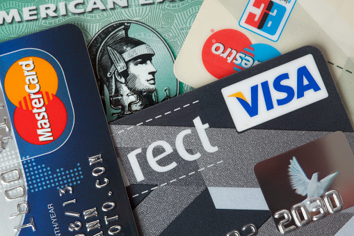 A revolução digital vai matar o cartão de plástico?
