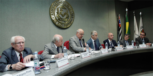 Falta de investimentos e de gestão, eis o nó do setor de energia