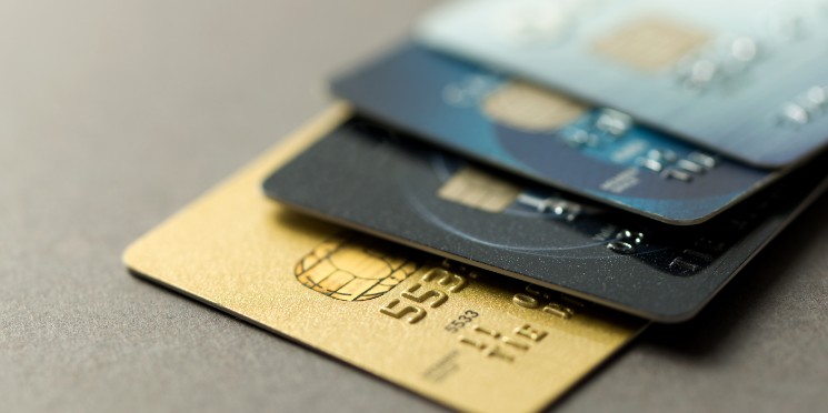 Cartões movimentam R$ 580 bi no 1º semestre