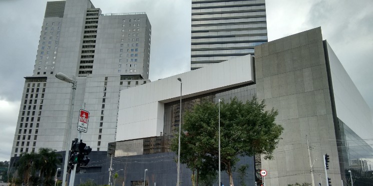 Um shopping tão multiuso que dá até para fazer compras