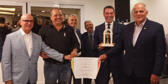 Delegado Helio Bressan é homenageado por empresários 