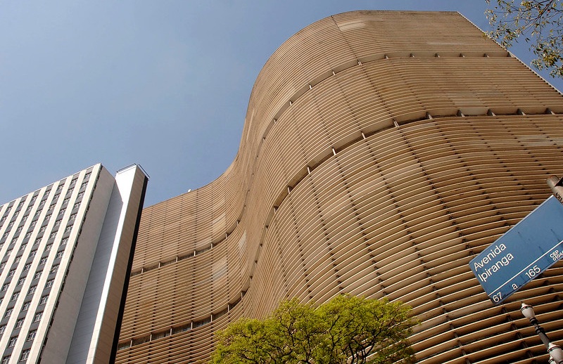Galeria do Copan reúne comerciantes de diferentes gerações 