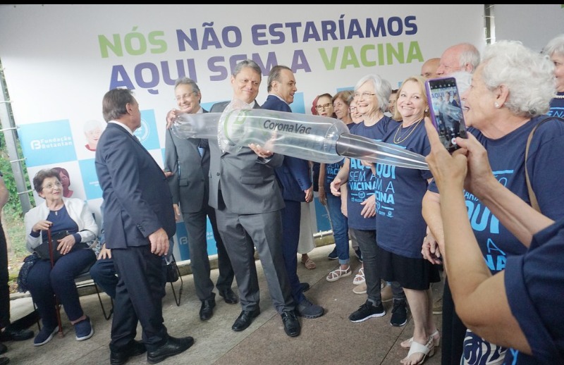 Tarcísio anuncia repasse de R$ 46 mi para incentivar a vacinação em SP