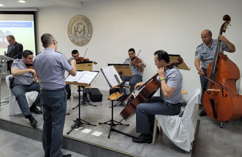 Distrital Oeste da ACSP faz homenagem às forças de segurança da região