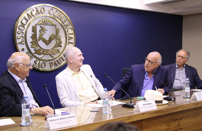 'Ofensiva internacional quer reduzir competitividade do agro brasileiro'