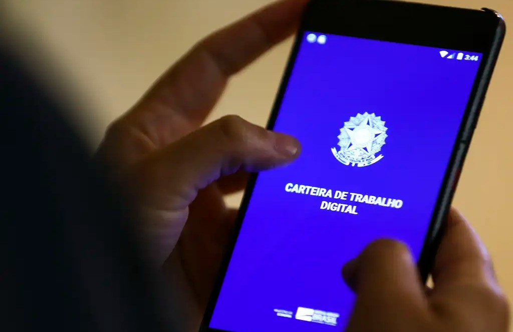 Brasil criou 137,3 mil postos formais de emprego em janeiro, diz Caged