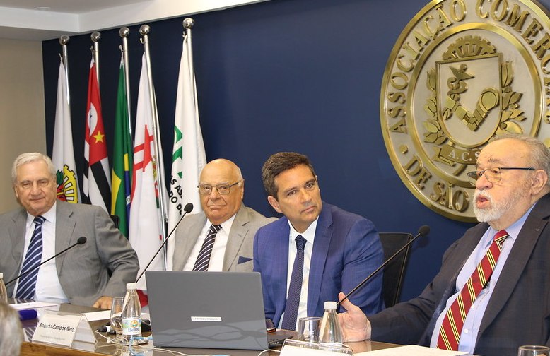 Futuro do parcelamento sem juros é uma incógnita, diz Campos Neto