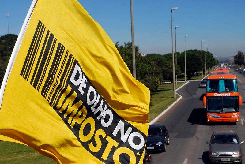 Metade das notas fiscais emitidas no país infringe a Lei da Transparência 