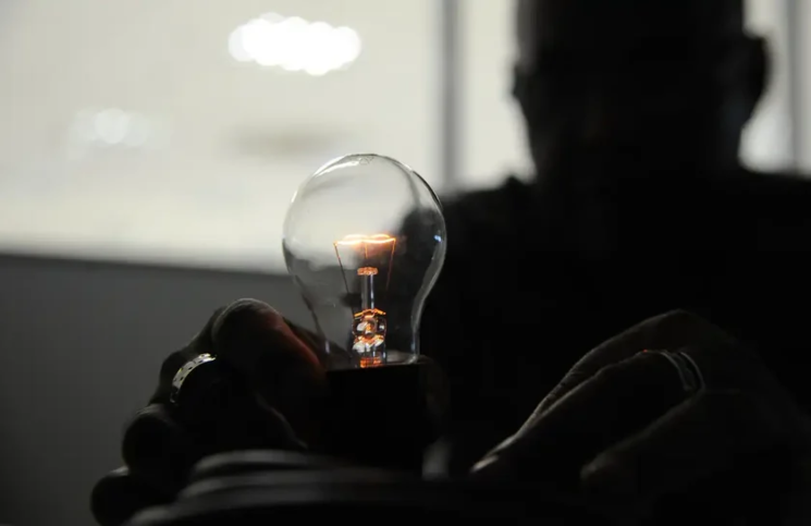 Região Central de São Paulo tem ruas sem luz após falha na rede