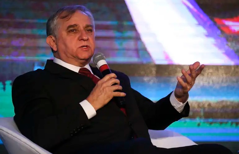 'Reforma Tributária tem muitos equívocos', diz senador Izalci Lucas