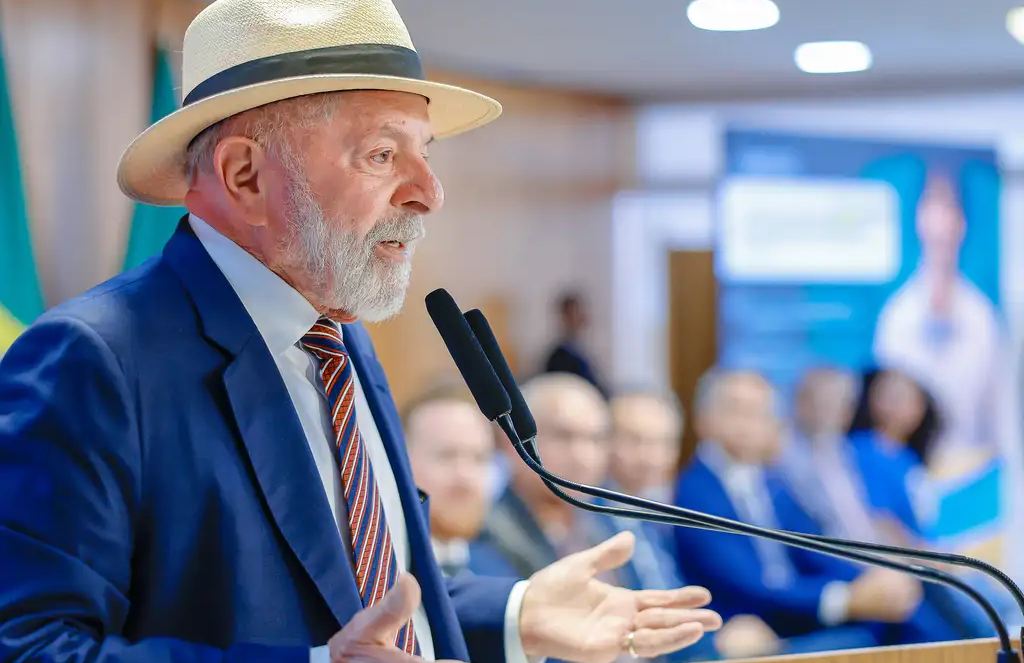 Lula sanciona reforma tributária. Comércio prevê prejuízo para pequenos negócios