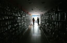 Mais de 500 mil moradores da Grande SP continuam sem luz 4 dias após temporal