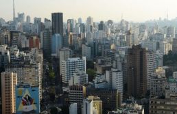 Mercado imobiliário de SP enfrenta redução drástica de estoque