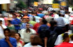 Taxa anual de desemprego foi de 6,6% em 2024, a menor apurada pelo IBGE